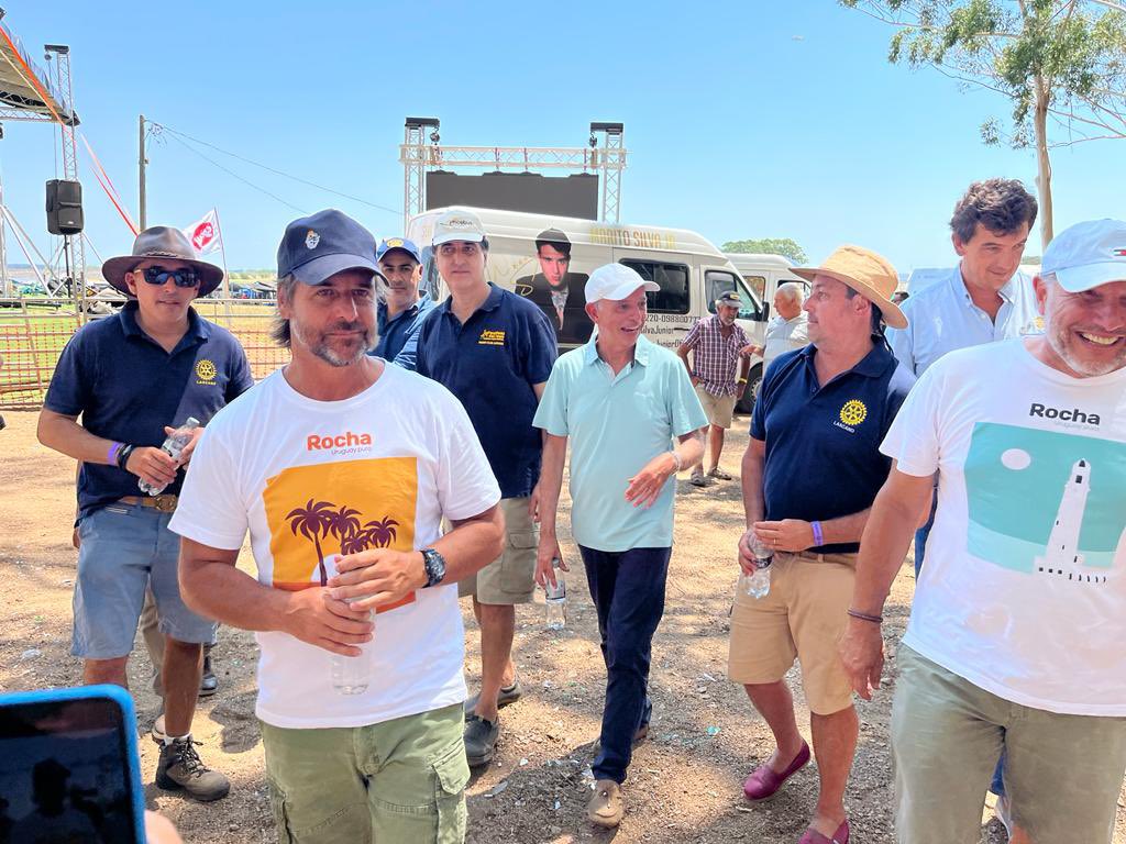 JavierGarcia_Uy's tweet photo. Visitamos este domingo el departamento de Rocha, donde junto al presidente @LuisLacallePou asistimos al Festival de Rotary, en la represa de India Muerta. https://t.co/E7seeijYfK