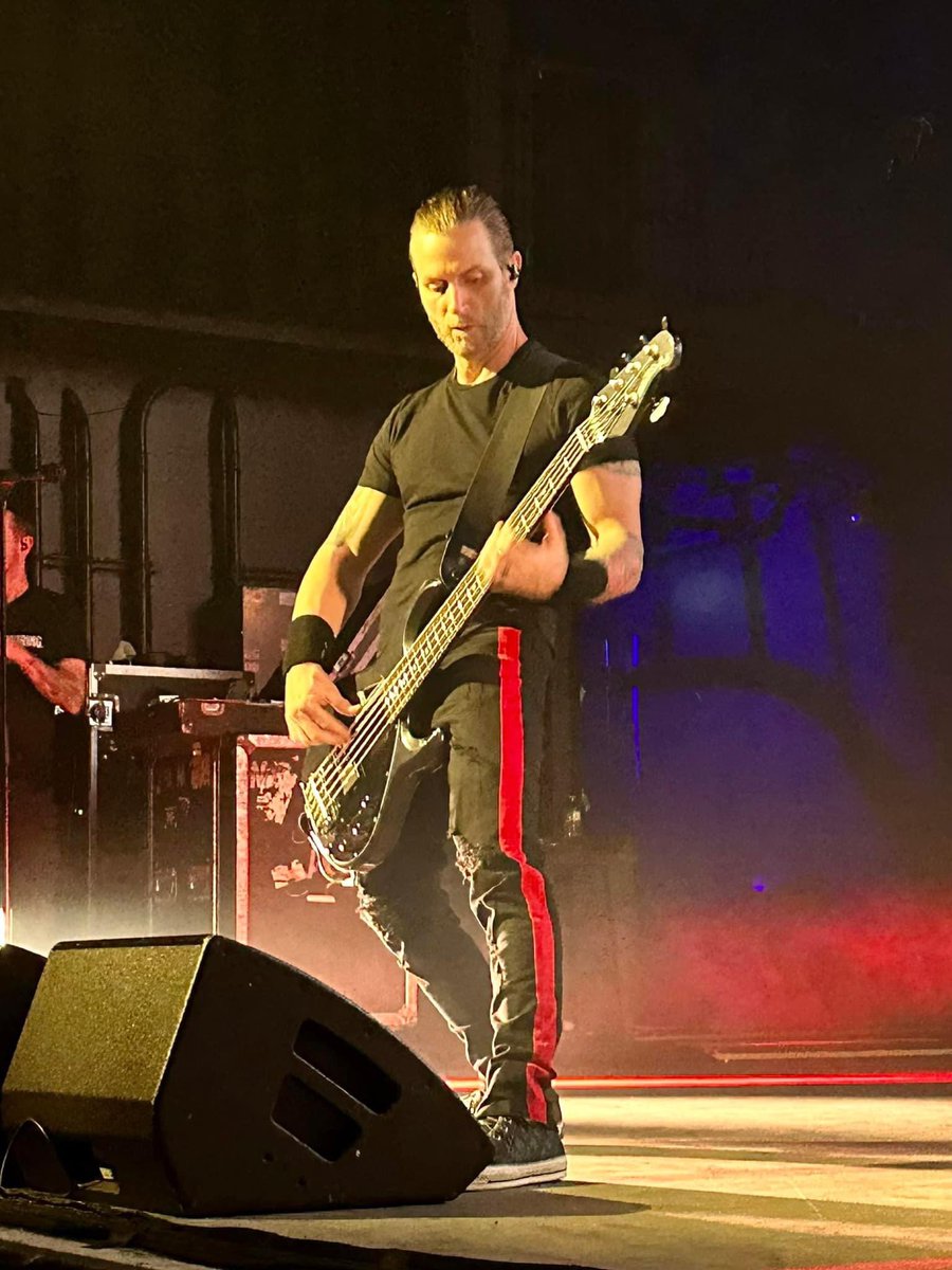alterbridge's tweet photo. Thank you for a Sold Out concert last night, Toronto! We can’t wait to come back 🤘🤘 https://t.co/VSJtbmUp2o