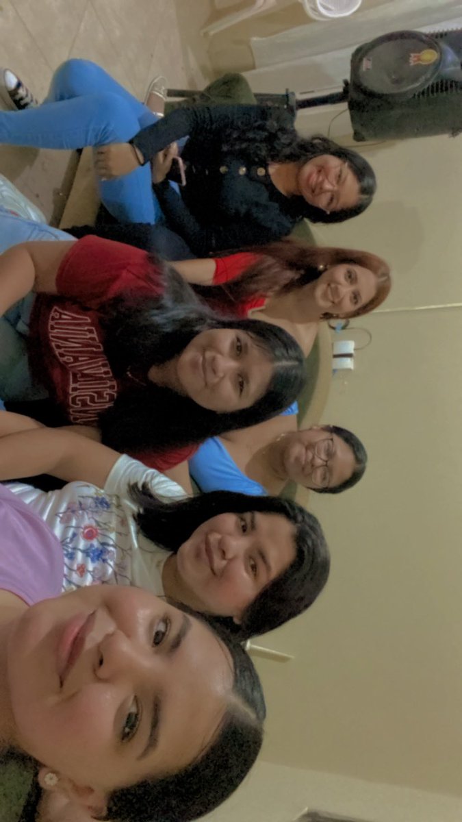 AnahiBenavidesL's tweet photo. Sorpresa de cumple para Anayari✨❤️ https://t.co/lcXLvLIhvs