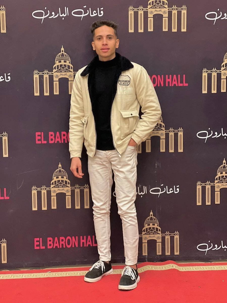 El7dad64's tweet photo. سقفه لجل الاجتهاد😂❤️
خريج الا ترم💢❤️🔥 https://t.co/vUjkANyxkj