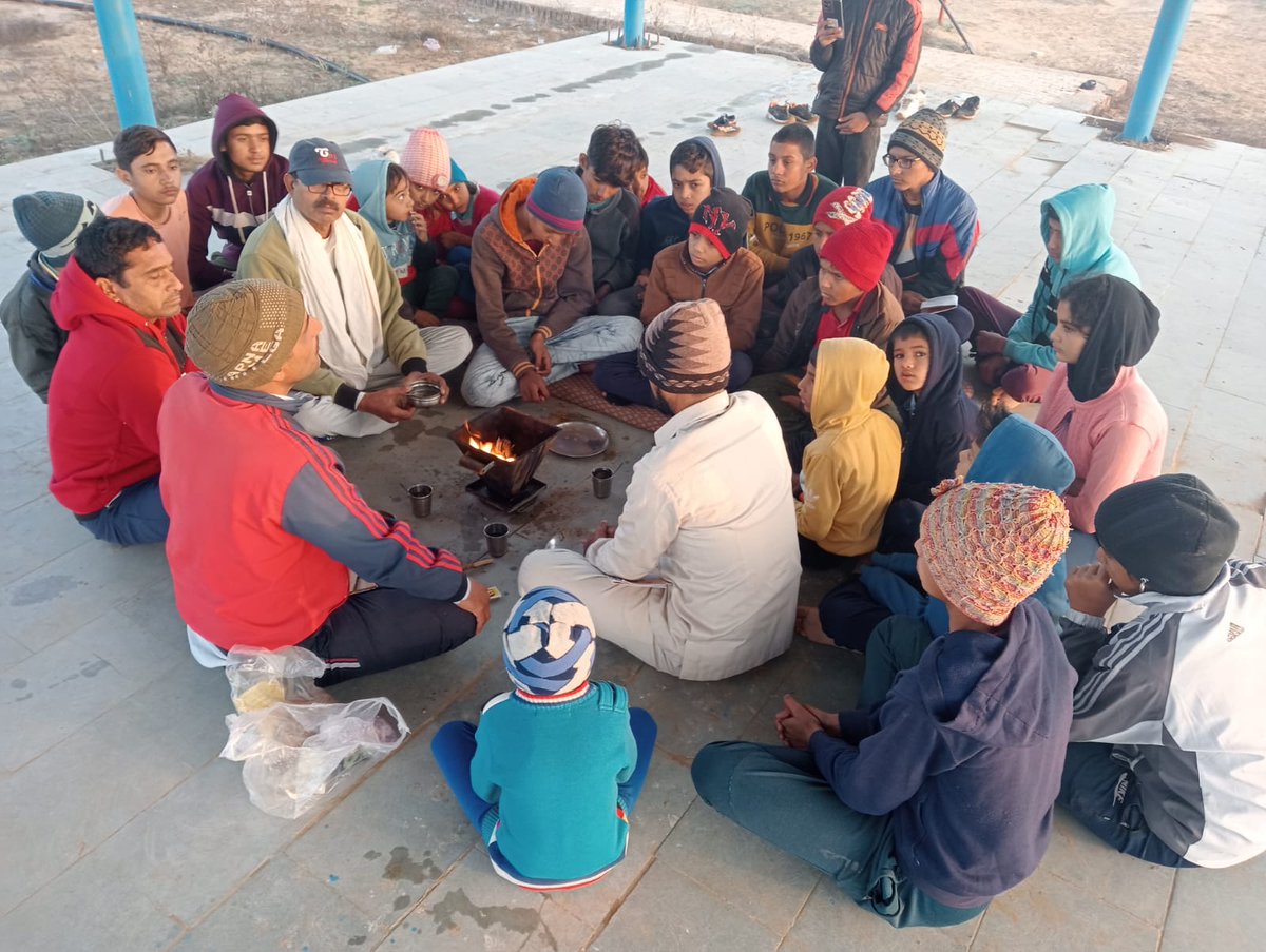 गांव सिंघानी  , लोहारू-भिवानी-हरियाणा की व्यामशाला में हवन यज्ञ कर महर्षि दयानंद सरस्वती की मनाई 200 वीं जयंती...