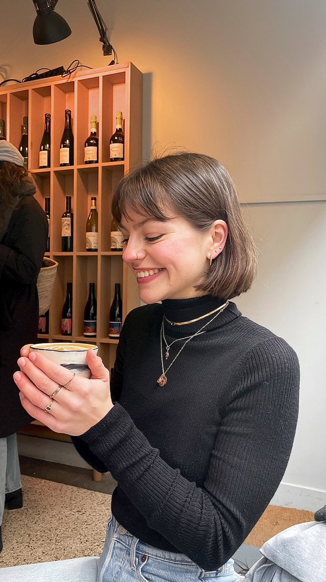PaulaKyra's tweet photo. Eine meiner Lieblingsbeschäftigungen am Wochenende? Neue Cafés ausprobieren ☕️ 
#studierenweltweit #erlebees #amsterdam #auslandspraktikum https://t.co/9iq8hehzUp