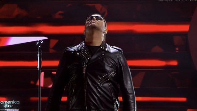 GRIGNANI SENZA MICROFONO PERCHÉ A LUI PURTROPPO NON INTERESSA NIENTE DI FARE FINTA
#DomenicaIn