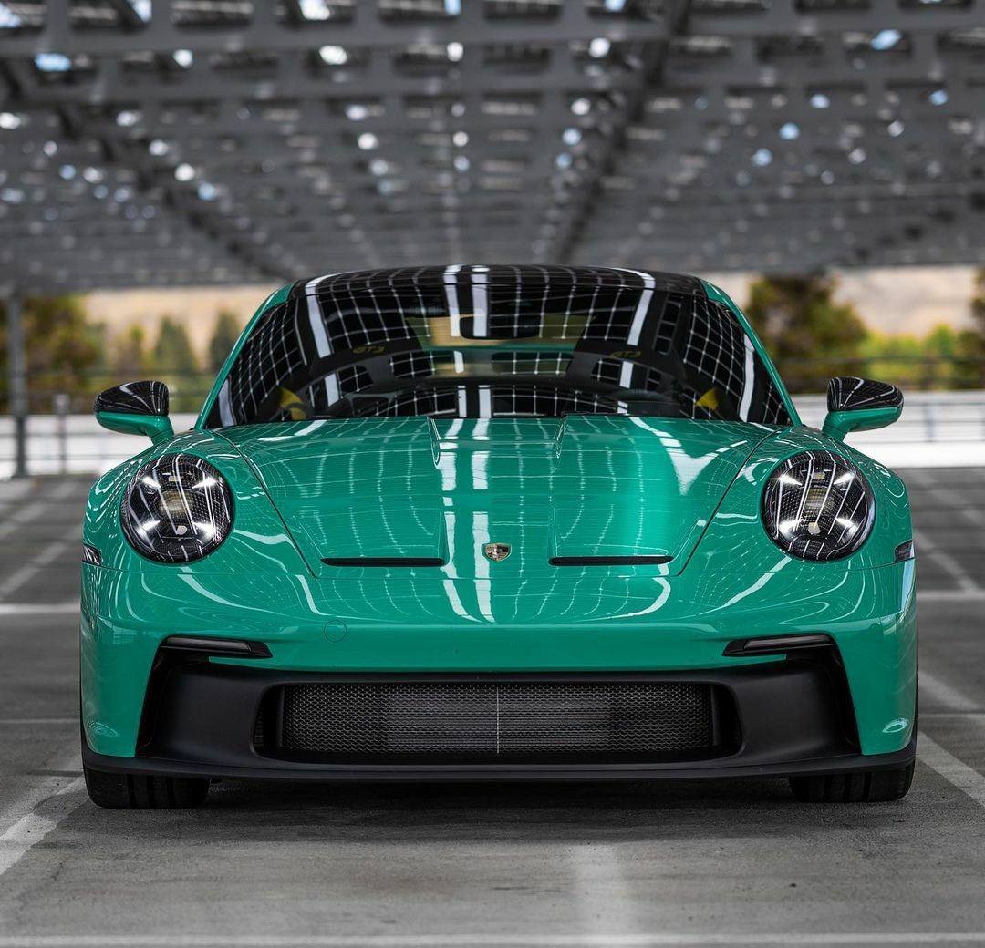 Paint-to-Sample Jade Green 992 GT3