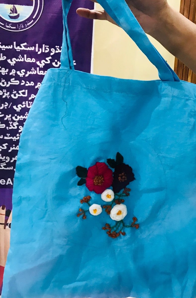 sindhudhaara's tweet photo. Beautiful hand embroidery ๐ชก made by Assistant trainer of Sindhu Dharaa.#ุณฺูู_ฺุงุฑุง
#SindhuDharaa .
National Women's Day
#NationalWomensDay #womenEmpowerment #soormi #WeAllMatter #vocational https://t.co/4OQ1i2dE1J