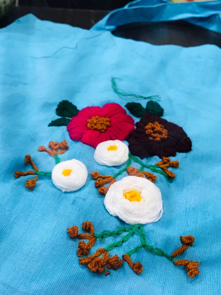 sindhudhaara's tweet photo. Beautiful hand embroidery ๐ชก made by Assistant trainer of Sindhu Dharaa.#ุณฺูู_ฺุงุฑุง
#SindhuDharaa .
National Women's Day
#NationalWomensDay #womenEmpowerment #soormi #WeAllMatter #vocational https://t.co/4OQ1i2dE1J