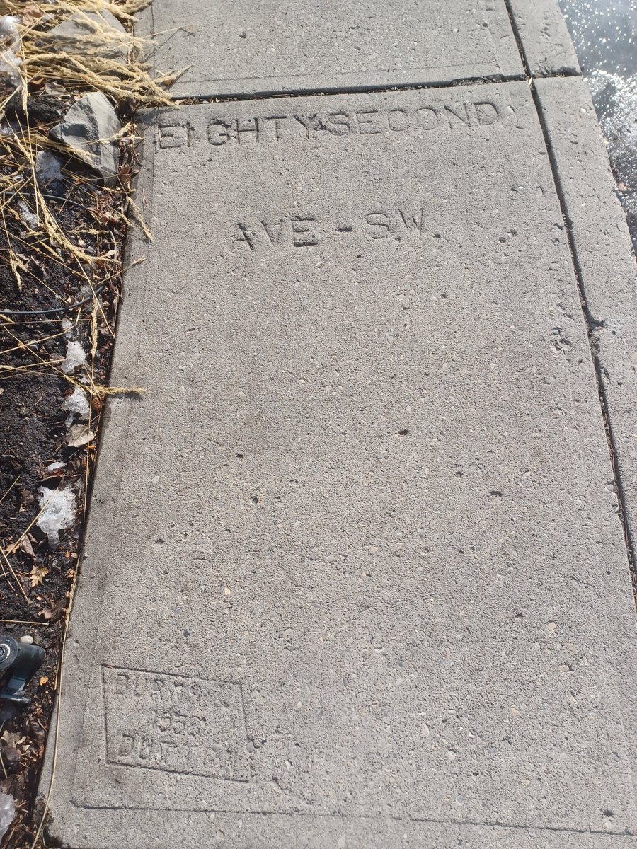 copelandneilj's tweet photo. @AlanZakrison Apparently changing street names is not that uncommon in #YYC. I have always known this road as Heritage Drive! How about community name changes. I was wondering why there are so many street names starting with "L" in N. Glenmore. From a 1960 map this area was named Lincoln Park. https://t.co/UnoK58Wxo1