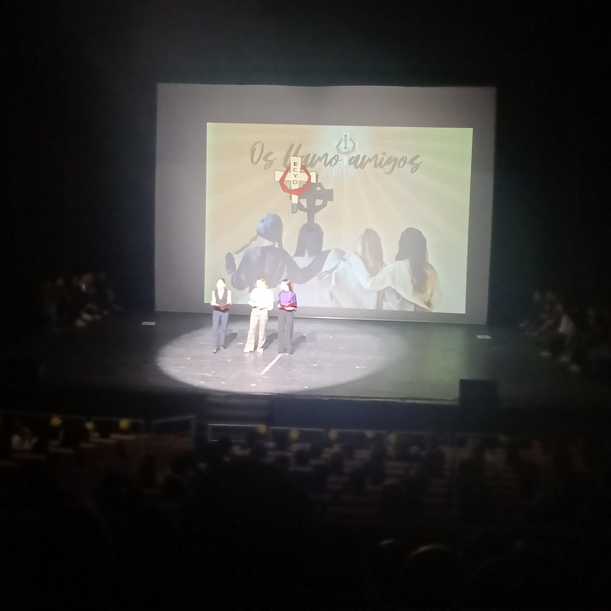 SantaLeonor13's tweet photo. Está tarde, con mis hijas, en Canta y baila. #CantaYBaila #ECYD #OsLlamoAmigos
Anunciar y remover la fe. https://t.co/1Y7uP5sFZE