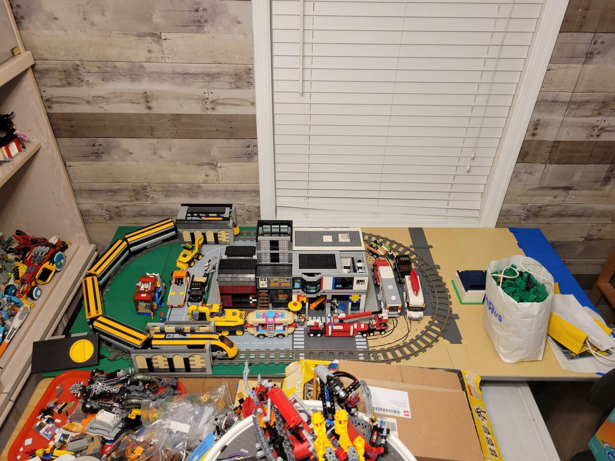 Maniac4Bricks's tweet photo. A beach town re-emerges.
Construction to continue soon.
#StudsideHeights #LEGOBeachTown #LEGO #Maniac4Bricks #BeachTown https://t.co/c7yA1r735y