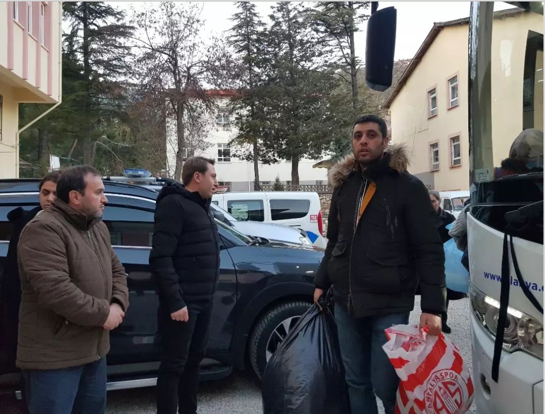 Afet bölgesinden 82 vatandaşımız Akseki ilçemizde ağırlanmak üzere geldi.