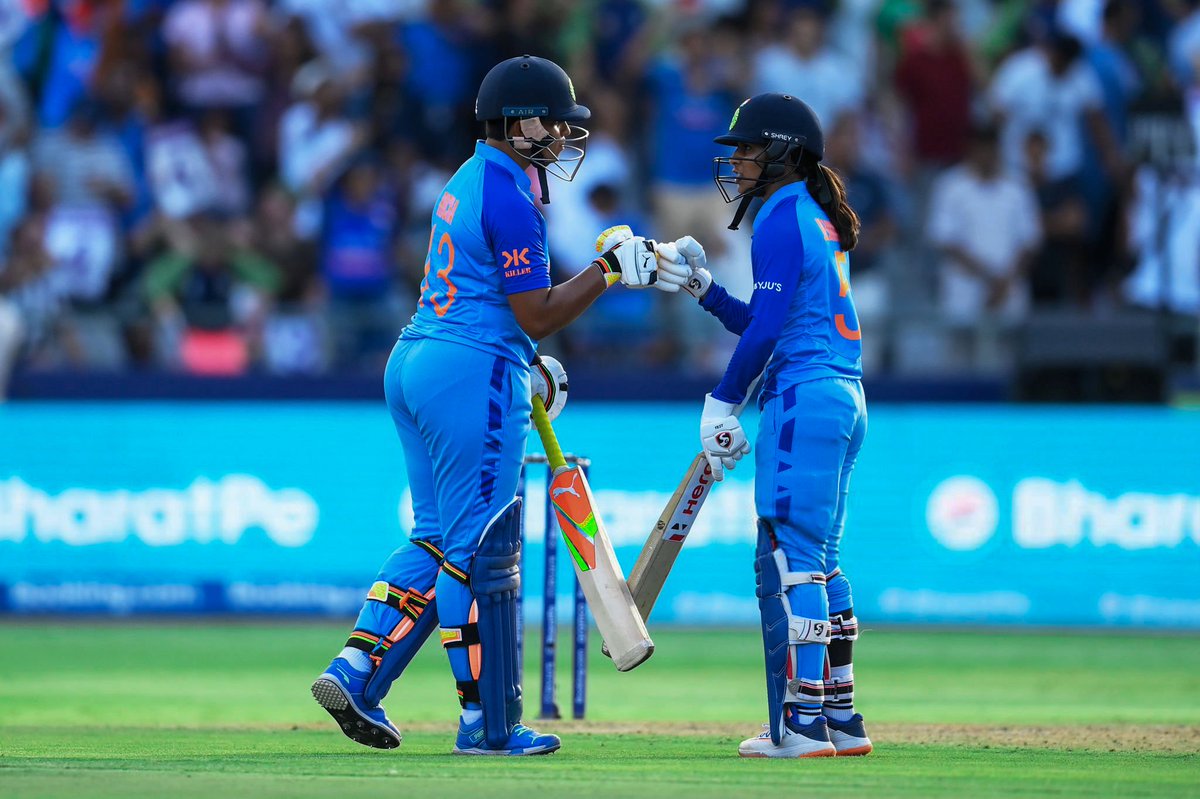 DineshKarthik's tweet photo. Well Played India! 🇮🇳

Great example of using the crease and playing the fields by @JemiRodrigues. 

And @13richaghosh seems to keep getting better with every game.

#WomensT20WorldCup #INDvsPAK https://t.co/p9VOgSAce6