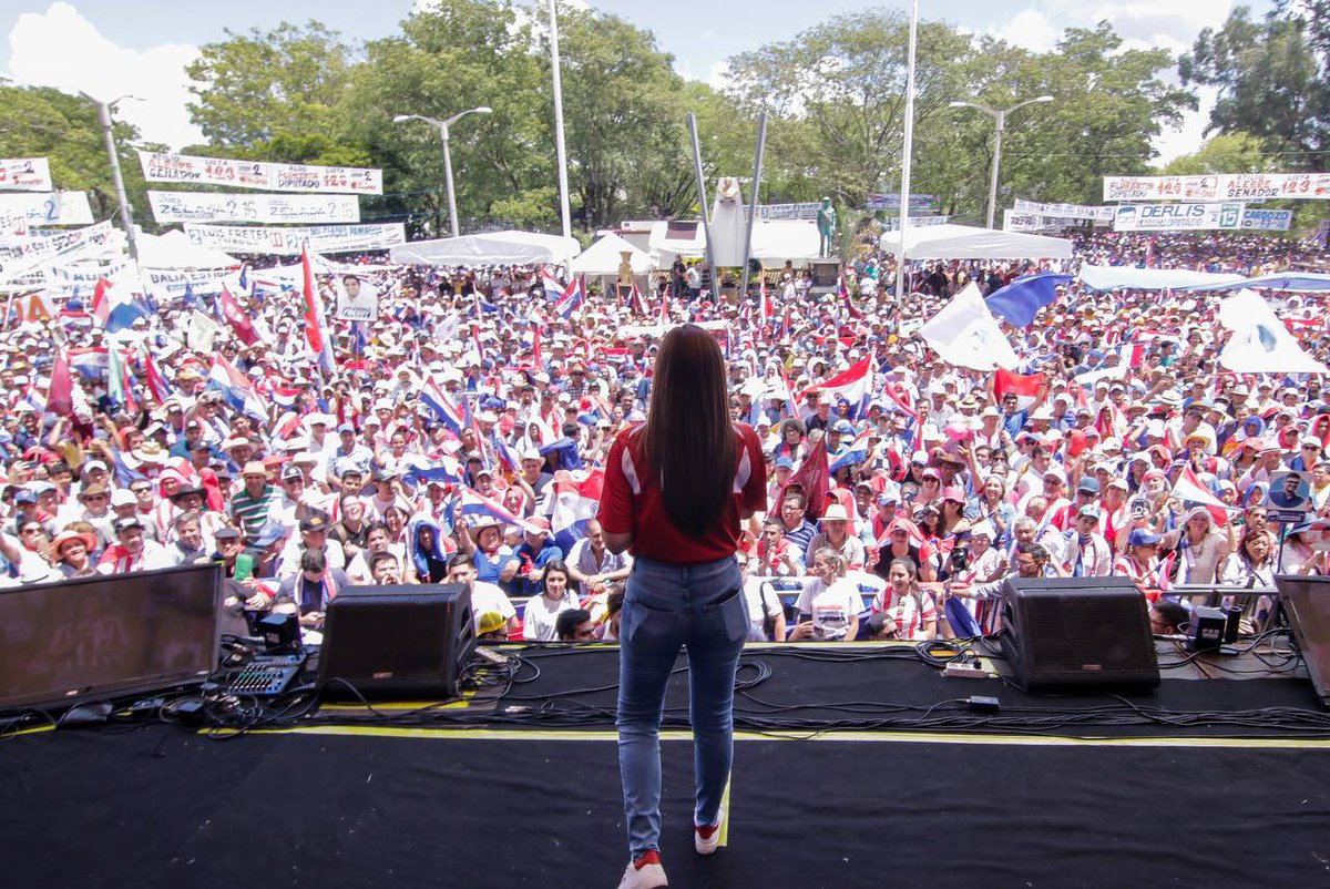solenu's tweet photo. ¡El Paraguay se hizo presente!

"No estamos solos en este camino. Nos acompañan miles de paraguayos decentes y dispuestos a construir un país serio, próspero, de oportunidades, con justicia, amor, paz social y bienestar” 

#ElCambioYaLlega https://t.co/lr7dLvU81R