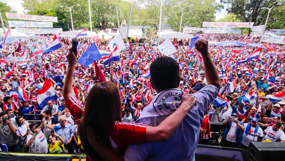 solenu's tweet photo. ¡El Paraguay se hizo presente!

"No estamos solos en este camino. Nos acompañan miles de paraguayos decentes y dispuestos a construir un país serio, próspero, de oportunidades, con justicia, amor, paz social y bienestar” 

#ElCambioYaLlega https://t.co/lr7dLvU81R