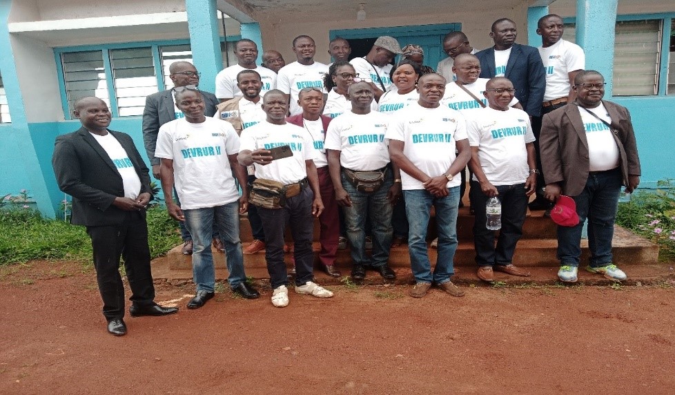 Enabel_en_RCA's tweet photo. Centrafrique : le Ministère de l’Education Nationale dispose désormais des référentiels de Formations Techniques et Professionnelles. Un arrêté ministériel pour l’authentification et l’utilisation desdits référentiels est en cours.#DevrurII @UEenRCA    #fondsbêkou @Enabel_en_RCA. https://t.co/U7HZJNX8W7