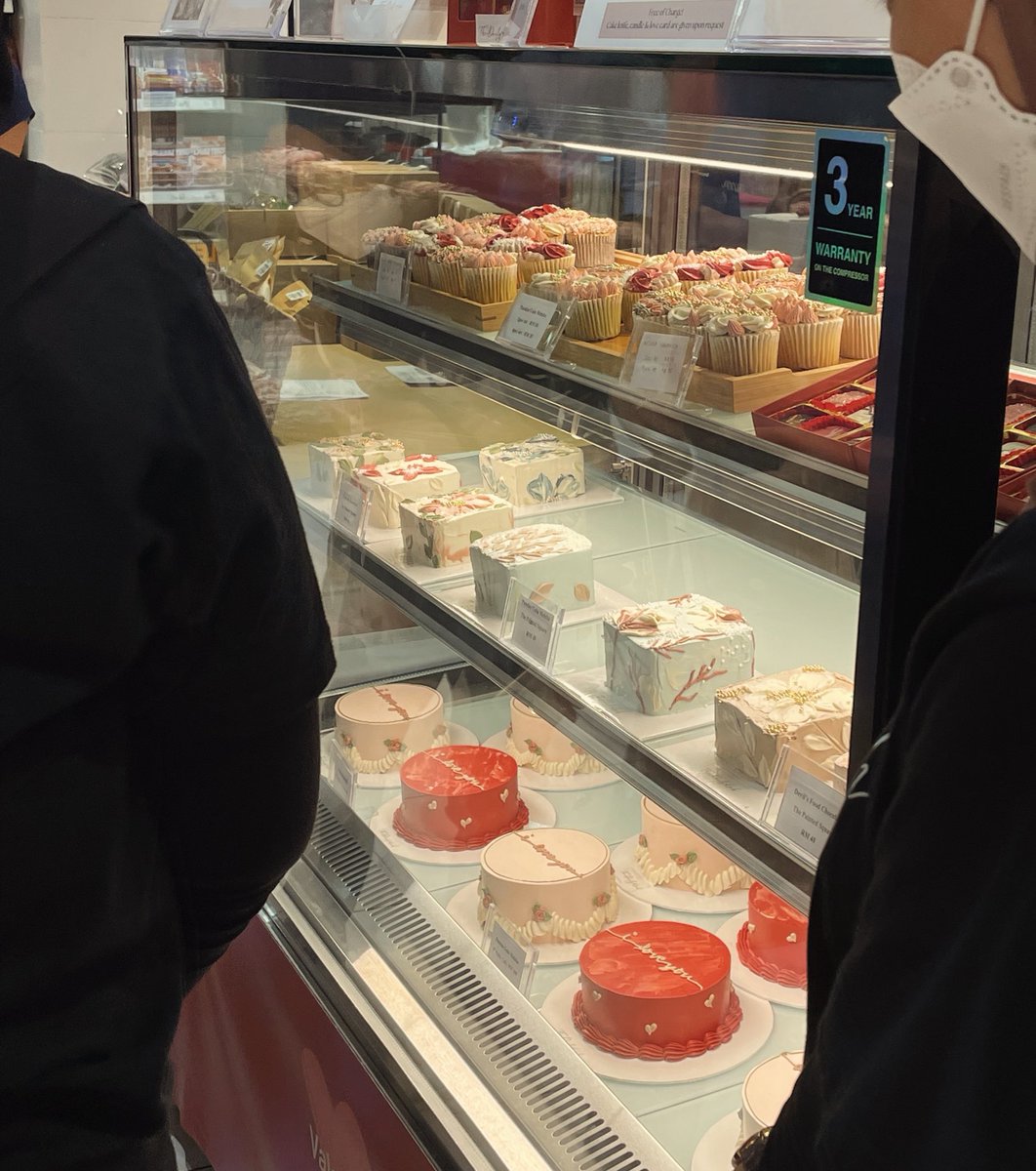 AliaHmzh's tweet photo. Yay! The Daily Kueh made it to ISETAN ❤️ 

Get our Valentine series now at ISETAN KLCC CF Foodmarket. Sampai 15/2 je so be sure to grab fast for ur special ones ya https://t.co/k4Fv5rsSIG