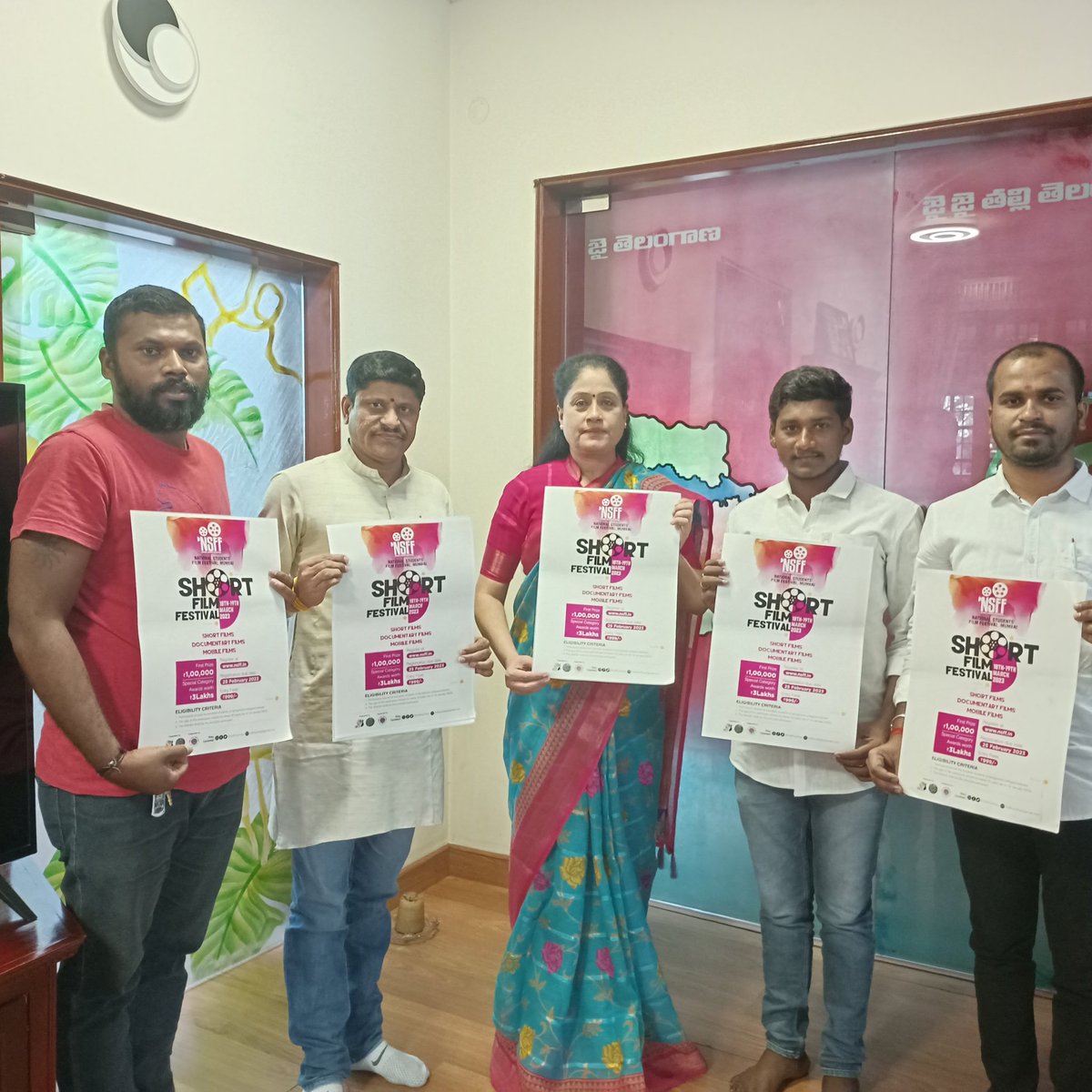 nsffmumbai's tweet photo. The Poster of the Upcoming National Students Film Festival was released by Telugu Film actor and Politician Smt. Vijayashanti Ji along with All India Rastriya KalaManch Chief Shri J.P. Niranjan Ji and Karyakarta of Rastriya KalaManch.

#NSFFMumbai2023
#RastriyaKalaManch https://t.co/8CVYtjv6Kf