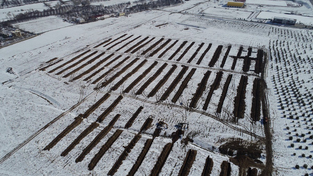 📍 Malatya

Depremden etkilenen vatandaşlarımızın barınma ihtiyacını karşılamak amacıyla, 1⃣0⃣.5⃣0⃣0⃣ kişi kapasiteli konteyner kent kurulum çalışmalarına hız kesmeden devam ediyoruz.

Hep birlikte Türkiye! 🇹🇷