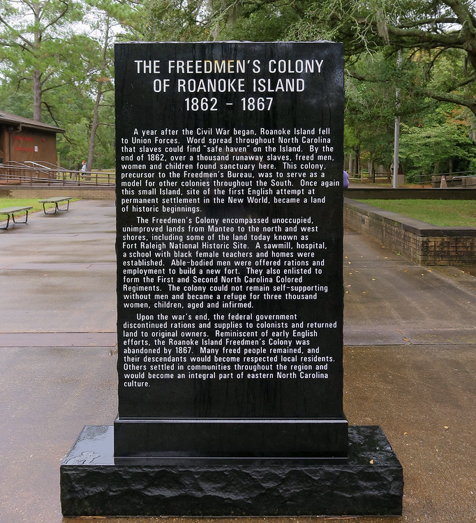 marnicpatterson's tweet photo. #roanokeisland in the #theouterbanks was a #freedmens #colony. Once freed &amp; escaped slaves crossed the creek to #roanokeisland, they were safe.

#FirstLightofFreedom #outerbanks  
#outerbanksnc #obx #obcnc #iloveobx #obxnow #obxlife #travelwritersuniversity #ifwtwa #trip101com https://t.co/F6SJsDkv0q
