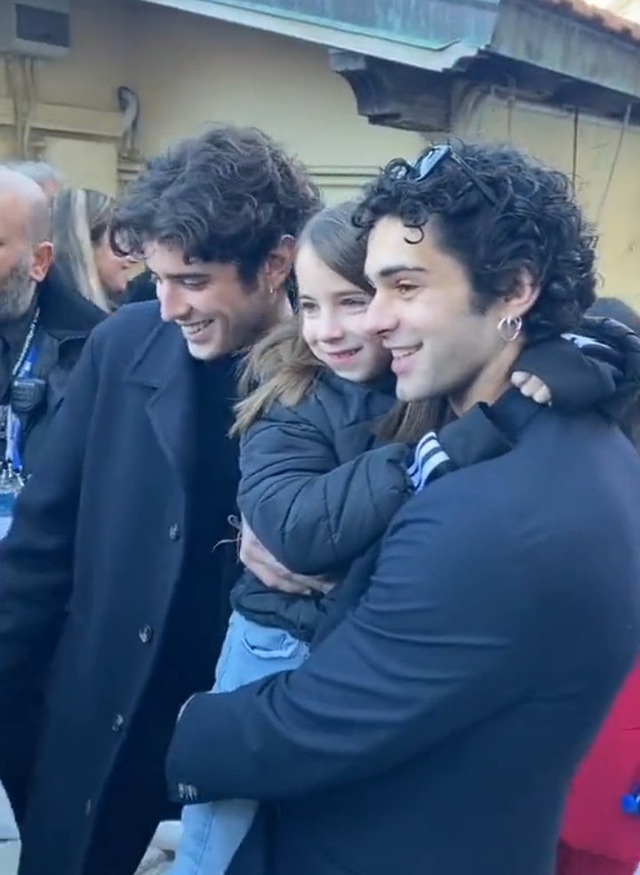 llyfrausandrain's tweet photo. questa bambina ha vissuto la settimana della sua vita https://t.co/3GxmvtwKzq