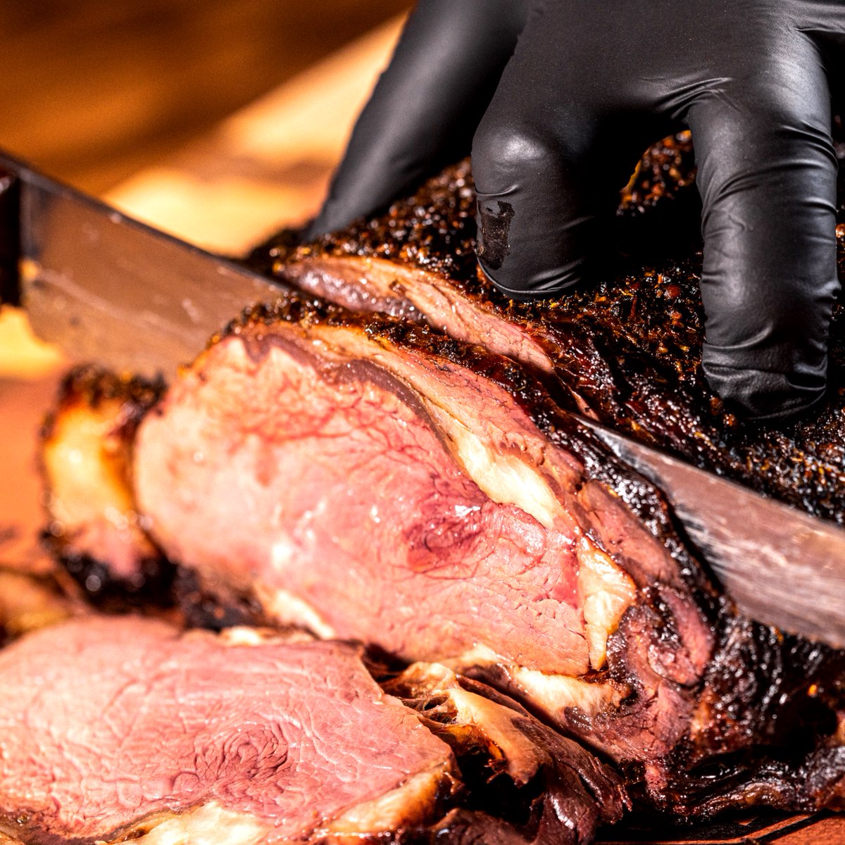 DallasLockhart's tweet photo. Prime Rib, Burnt Ends, Smoked Jerk Wings, Baby Backs, Spicy Mac, Banana Pudding, Peach Cobbler, and Chocolate Flan Cake https://t.co/Twl0h6H7kQ