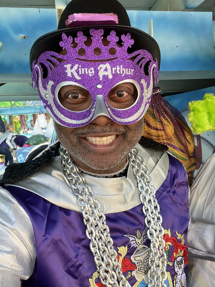 docmosho's tweet photo. @cclareMDMPH @DoctorPremed @HeartOTXHeartMD @Bellmore @alikhan28 @Theresa_Chapple @alyciaworthy08 @SonyaSloanMD @EKing719 @DrFNA @FNULNU1 @ofayanju @DrJohnHStewart @kcobbmd @TsengJennifer @wpentz @DrNicoleC @tmswDO @Med_School @PamelaD_Price @jfganem @JamesRunnelsIV @louisianagirl91 @quality_nguyen @jmills1955 @terrilaguna @AuthorRandallB @drericksonspine @JWaltrousMD @callie_mt @Naveena10 @SarahK_Arizona @GilAddo @elizabethbreh @calimccammon @DoctorVig @panagis21 @TheRealDSrini @freckledpedidoc @Samerfarhud @ChomiloMD @RealCedricDark @Twinmed24 @Twinmed21 @Eagles @rihanna Y’all are JUST enjoying #SuperBowl Sunday. But here in New Orleans, the fantastic ladies of Femme Fatale are parading #MKFF
Also, I am rolling with the Krewe of King Arthur @krewekingarthur on this GLORIOUS Sunday in Mardi Gras Season #NOLA #MardiGras2023 https://t.co/ZfFxbdjYcG