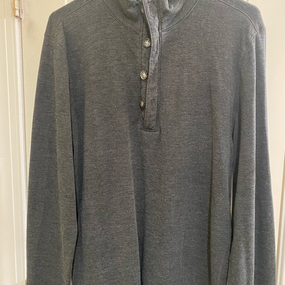 jc_varg's tweet photo. So good I had to share! Check out all the items I'm loving on @Poshmarkapp #poshmark #fashion #style #shopmycloset #universalthread #bananarepublic: https://t.co/ygMFd3YZ77 https://t.co/MDKaqdlAUZ