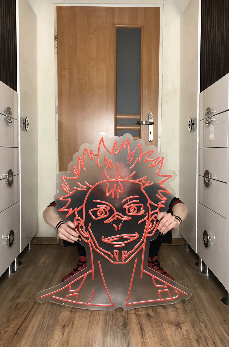 _villain_lady's tweet photo. Announcement! I will be making a giveaway, thanks to @Shinedere_co !

One of my followers from Twitter and one from followers on Instagram, is going to win a huge Sukuna’s led light. 👹🙌🏻 Please be prepared for the upcoming post, okey? 
👇🏻👹Ask me any questions below. https://t.co/jhec3DejEN