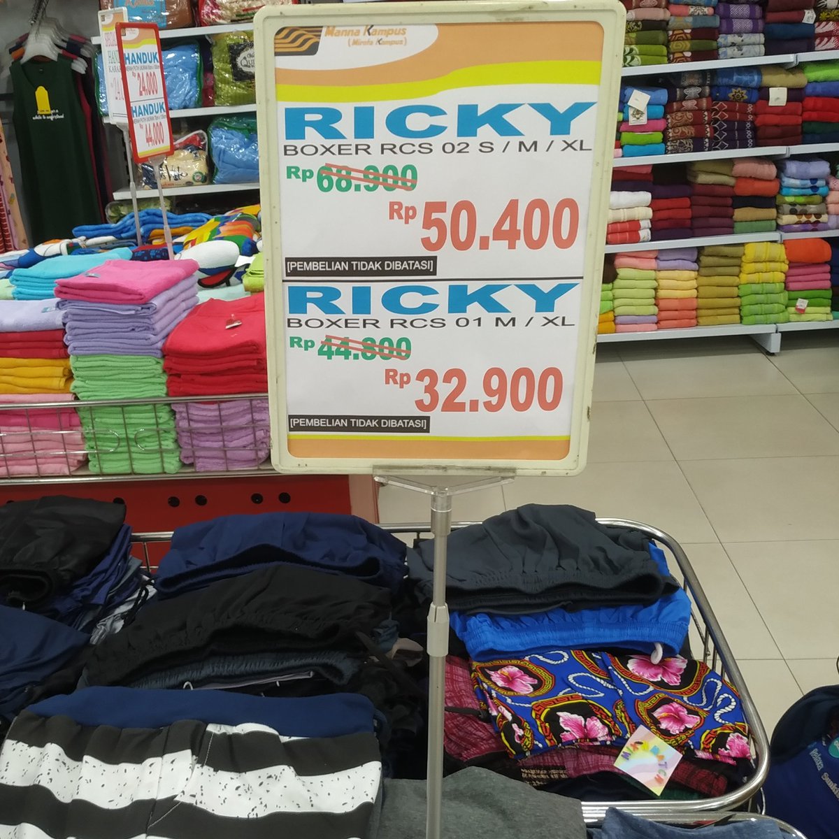 rickybs_'s tweet photo. Jeneng uwong wes apik malah dadi merk boxer https://t.co/OoY9AOKUww