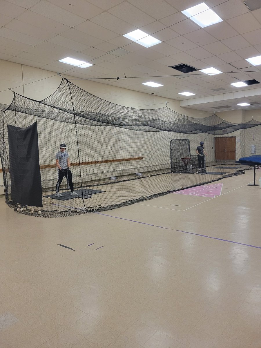 baseball_sfhs's tweet photo. Perfect way to start super bowl Sunday. Open gym with the new cage up and ready https://t.co/WDpd8ysZS8