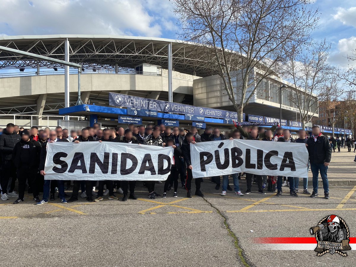 Esta es la pancarta que la policía ha prohibido hoy en <a href="/GetafeCF/">Getafe C.F.</a>, pese a ajustarse a la normativa de <a href="/LaLiga/">LALIGA</a> .

¡Por una sanidad pública y de calidad!
