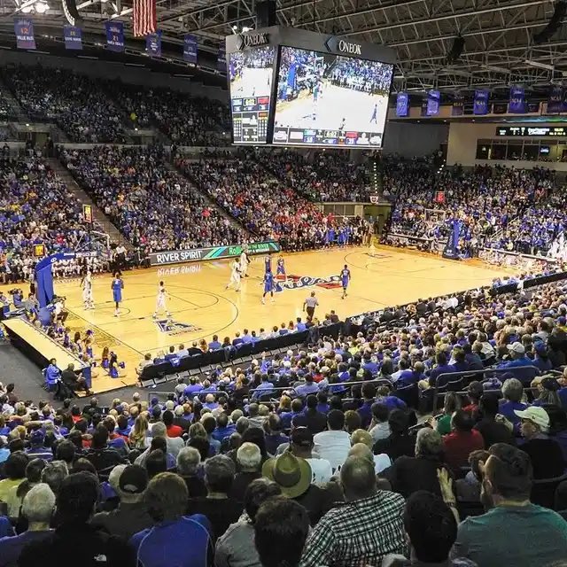 Josiah_Moseley0's tweet photo. After a great talk with @CoachKonkol I am very blessed to say that I have received an offer from The University of Tulsa! @TUMBasketball @STPTigerHoops @CoachToine_24 @BTYbasketball @ATXFUTURE1 @onetimelegends https://t.co/CglJlFKtbj