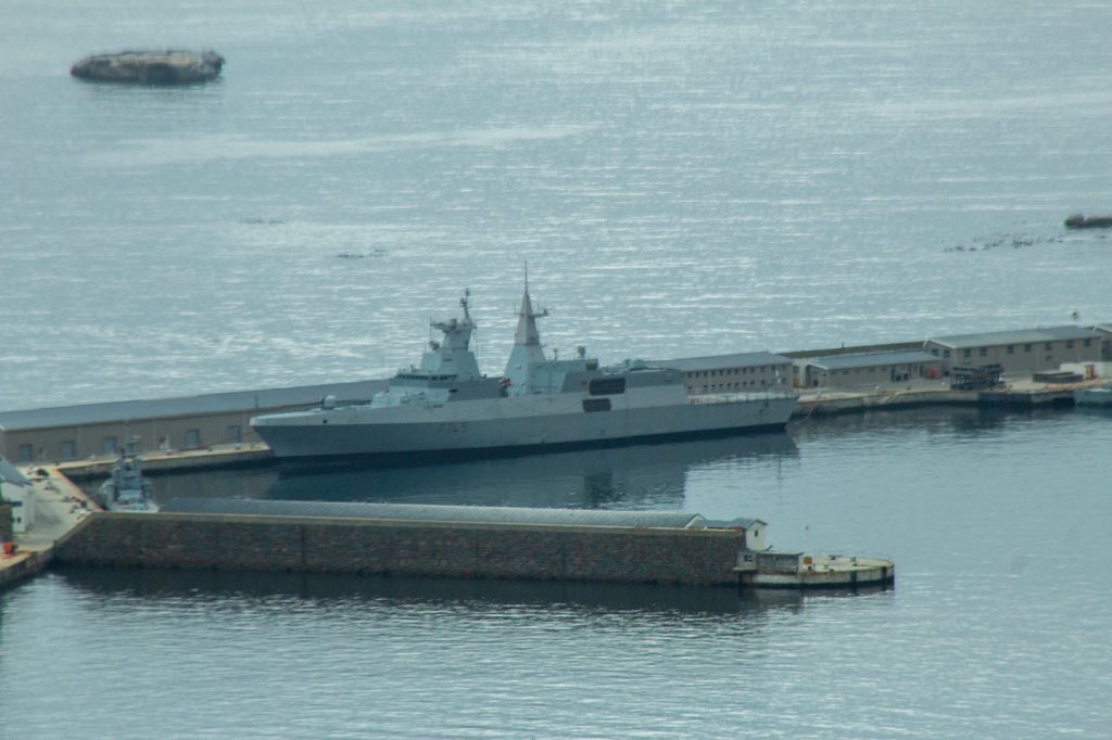 WarshipCam's tweet photo. South African Navy Valour-class guided missile frigate SAS Amatola (F145) in Simonstown, South Africa - February 12, 2023 #sasamatola #f145
SRC: TW-@SEsterhuysen https://t.co/jLEyqvQlJb