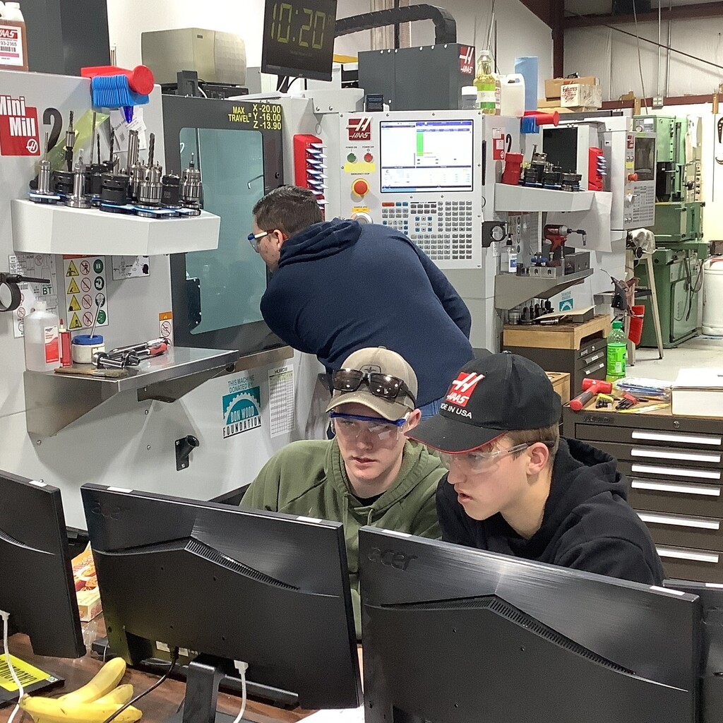 Area18Machining's tweet photo. Congratulations to William, Mark and Keaton on their Gold Medal performance at the SkillsUSA Regional Automated Manufacturing Contest. These guys will compete as a team at the SkillsUSA Indiana State Leadership and Skills Conference on April 14-15 in Ind… https://t.co/cdB6oTa2WK https://t.co/smrGwNj9GY