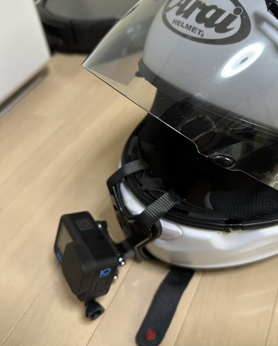RealQualityJPN's tweet photo. ヘルメットマウント買ってみた。次のYouTubeはこれで行ってみようかなぁ。とりあえず試しに走ってみよう。

#バイク好きと繋がりたい #バイク好き #GoPro https://t.co/y3gKbijitk