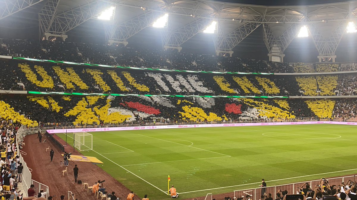 I21ahmed's tweet photo. اعظم ليلتين في الجوهرة 💛🖤😍 https://t.co/bGrORpEyWa