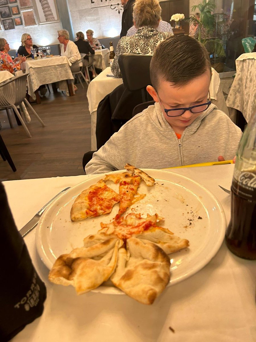 Sdr4Kyle's tweet photo. ...... and then back to the important stuff of playing Roblox on the iPad after taking care of a cheese pizza https://t.co/1KeBOQsyxw