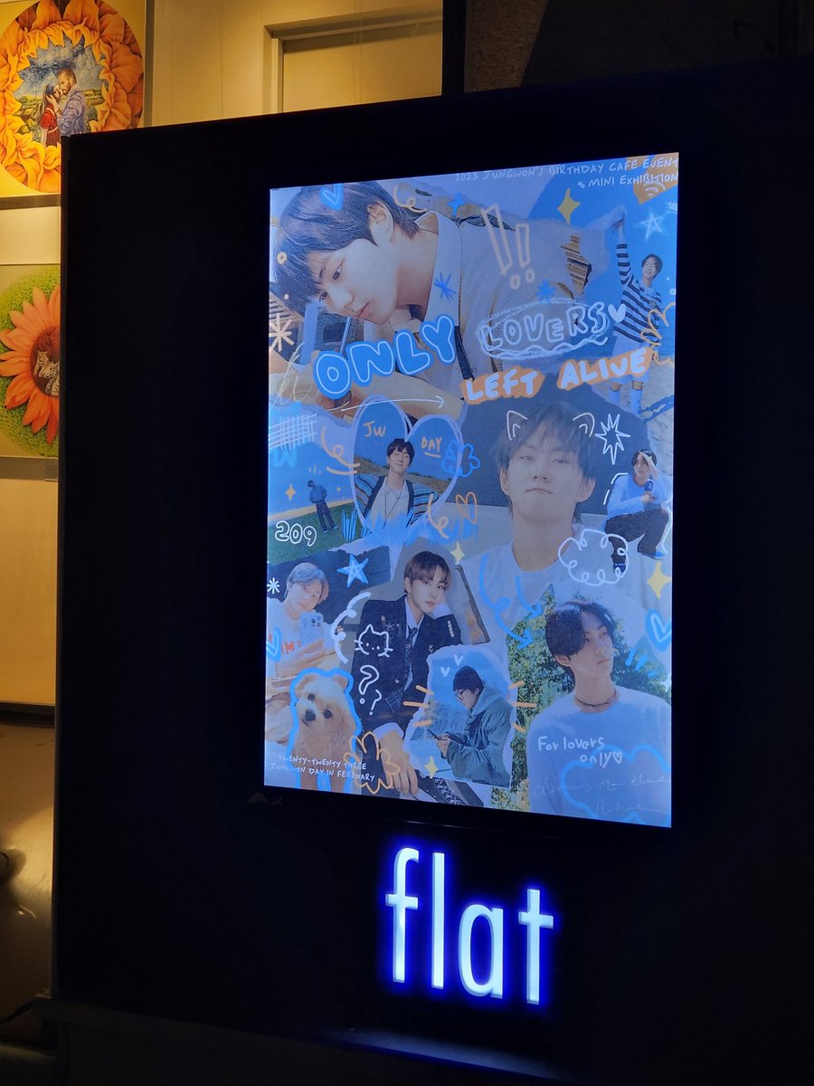 nocontextkeum's tweet photo. 📍카페 플랫

포스터부터 너무 취향이었던 카페! 마침 들어갔을 때가 양탄절 라이브하고 있을 때라 다같이 큰 화면으로 본 게 너무 기억에 남아요👍🏻 모에포인트에서 다 앓는게 귀엽고 재밌었음,.. 표준사진 두 개 못 모은게 넘 아쉽지만ㅜㅜ 카페 준비해주셔서 너무 감사해요💙

#for_jw_loversonly https://t.co/ZE7Hl8mQX4