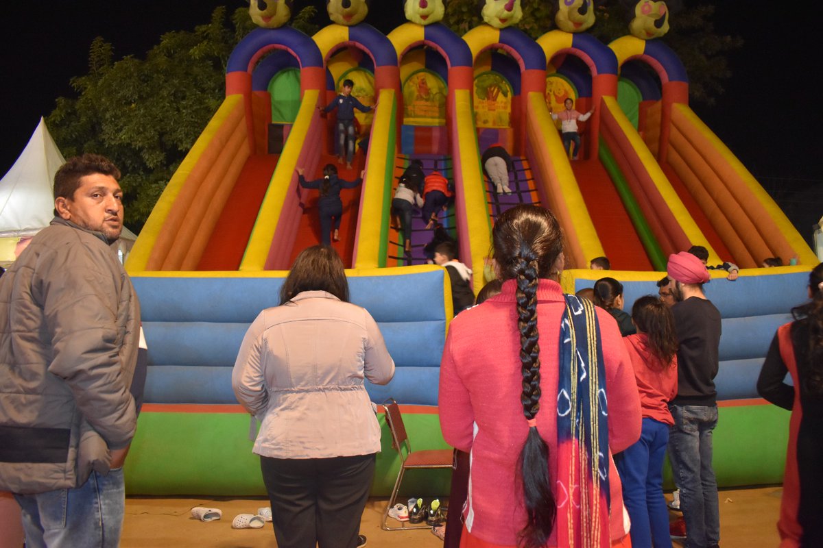 With a play station filled with fun and interactive games, the #kids are thoroughly #entertained and #joyful at the #DaMalangg event. It's not just about the delicious food and live entertainment, but creating lasting memories for the whole family. 
Entry Free

#KidsCorner