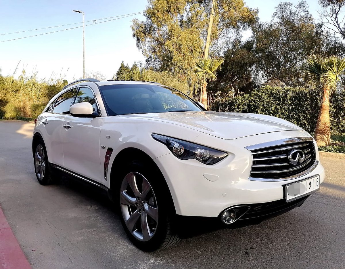 SmartAutoDeals's tweet photo. Infiniti QX70 : Véhicule presque neuf, motorisation V6 3.0L diesel de chez Mercedes 250ch, modèle 2019, 60000km, marque premium de Nissan depuis 2015 #vendue #infiniti #infinitiqx70 #suv #maroc #infinitimaroc #nissanmaroc #voituredeluxe #luxe #luxery #luxerylifestyle #luxerycars https://t.co/1EKBTDNss3
