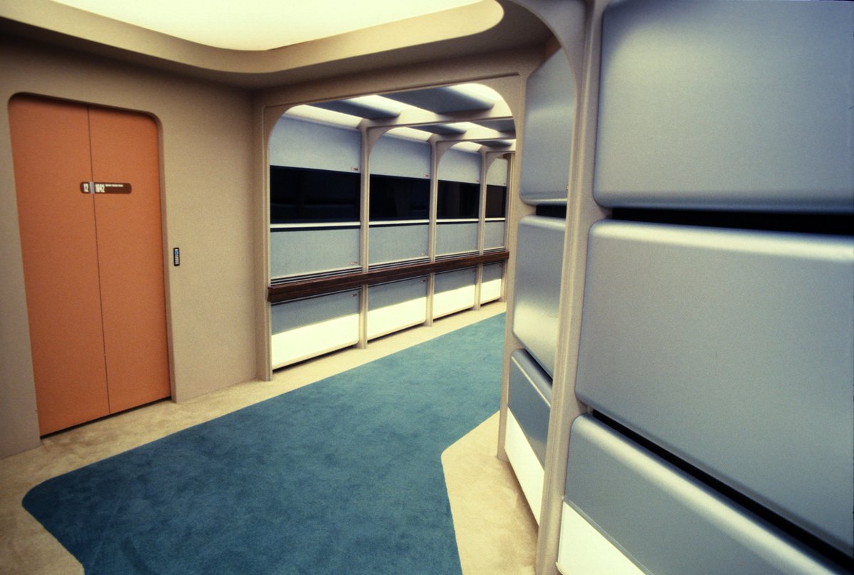Hey, you. Feeling a little tense? Take a long, restful stroll down a thread of starship corridors.