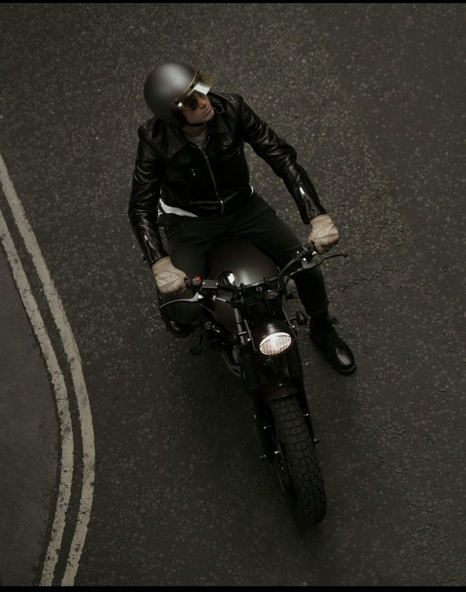 MUTTMOTORCYCLE1's tweet photo. Share from Birmingham Head Shop

@muttmotorcycles

#mutt #fatsabbath #hilts125 #mutters #muttmotorcycles #rs13 #マットモーターサイクルズ #rs13125 #125bike #caferacer #カフェレーサー #mongrel125 #250ccbike #mastiff250 
#muttrazorback 
#fsr https://t.co/DFemqMyysV