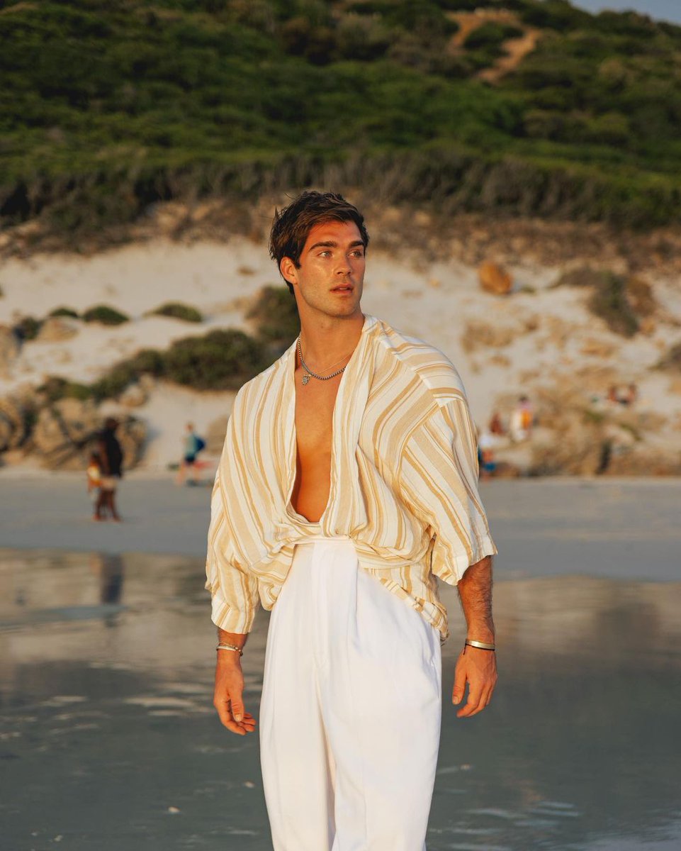 ㅤ
ㅤ
   　　𝒩𝓛；Bᥙᥱᥒo o mᥲᥣo, todo ᥣo qᥙᥱ ᥱstᥲmos vιvιᥱᥒdo ᥱs ρᥲrtᥱ dᥱ ᥒᥙᥱstrᥲ ᥱvoᥣᥙᥴιóᥒ.  

   　☯ ; 𝟷𝟸.𝟶𝟸.𝟸𝟶𝟶𝟼 : #SeductiveSunday