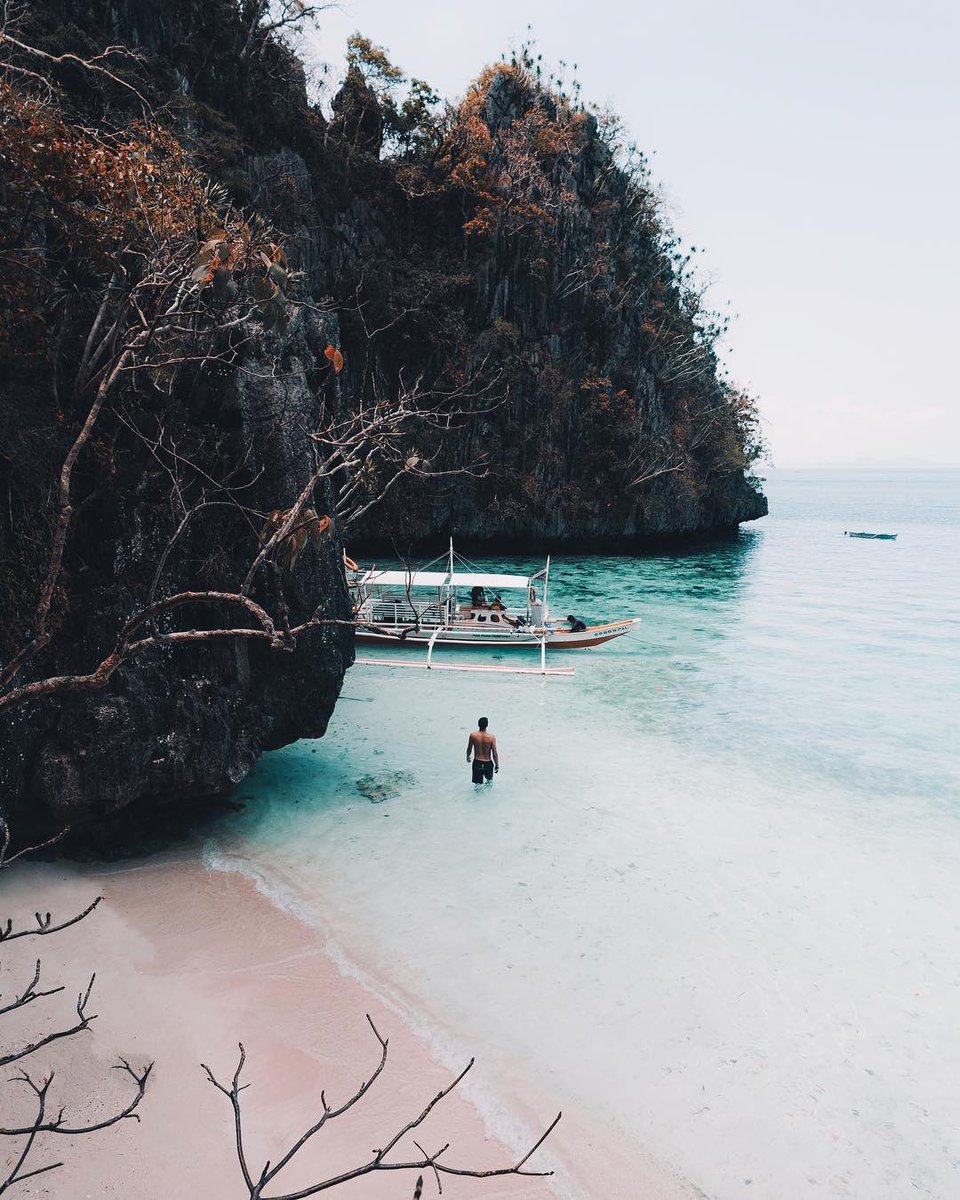 earthcurated's tweet photo. Coron Island, Philippines https://t.co/ouQgPmo4H4