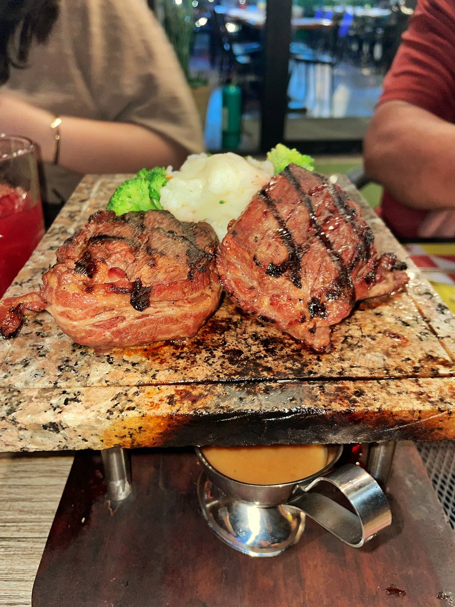 kennethsayit's tweet photo. Taste of weekend 😋 https://t.co/KNmssKbw6W