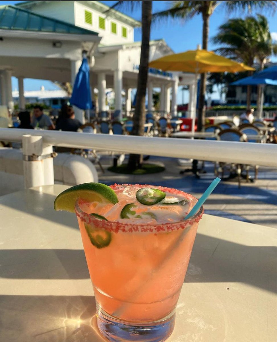arubabeachcafe's tweet image. It's a Pegarita! A delicious blend of Strawberry &amp;amp; Jalapeño Margarita!! 🍓🌶️🍹😋 Brunch starts at 10 am! 🌊#seasidesunday #oceanbreeze #steeldrums #lauderdalebythesea #arubabeachcafe