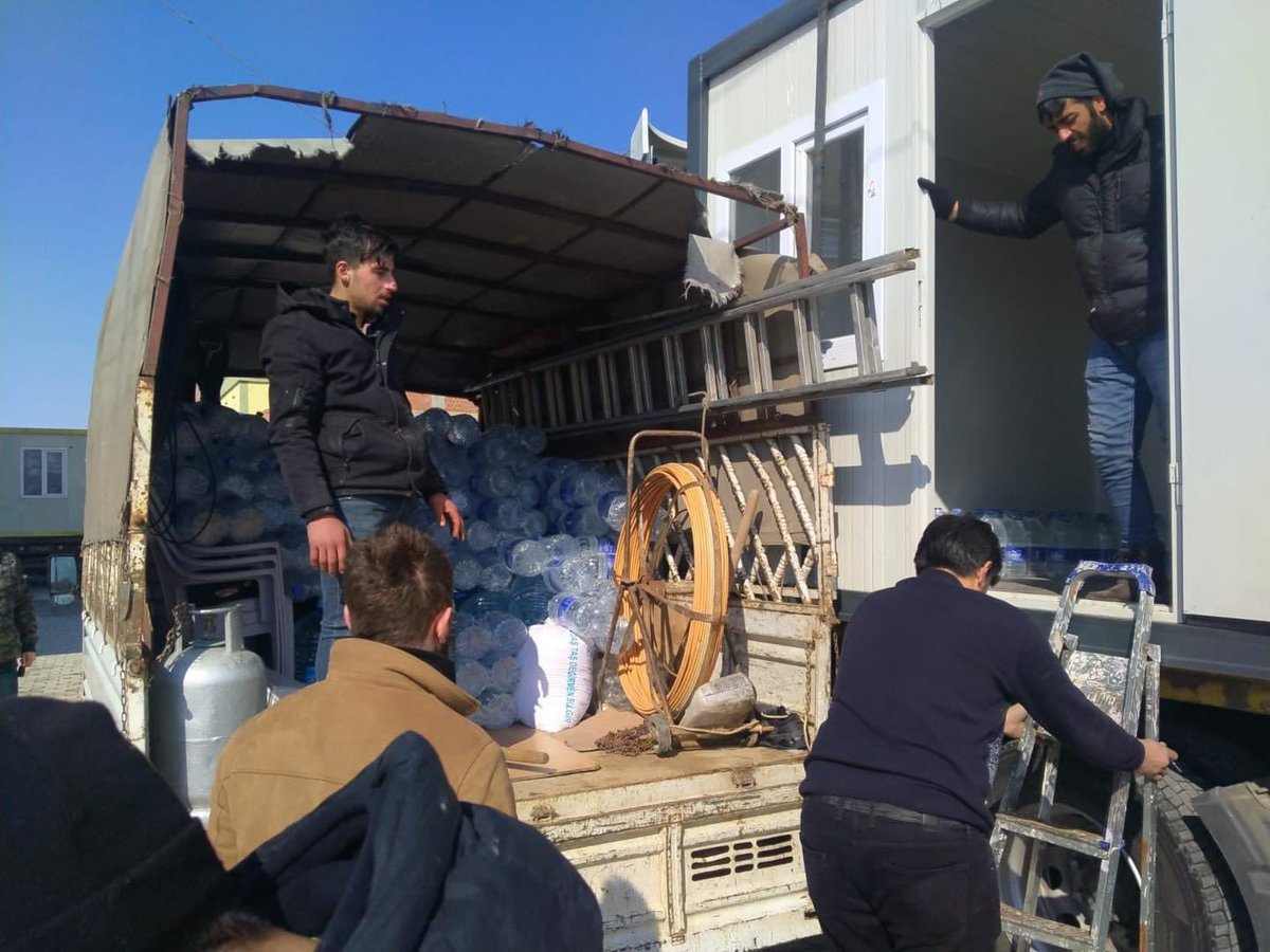 DÜN GÖNDERDİĞİMİZ KONTEYNIRLARIMIZ MALATYAYA ULAŞTI ERZAKLARI DAĞITIYORUZ.KURULUMUNUDA YAPACAZ İNŞALLAH.
BÜYÜKSÜN KARASU BÜYÜKSÜN KARASUSPOR
#deprem
#kuzeyinçocukları