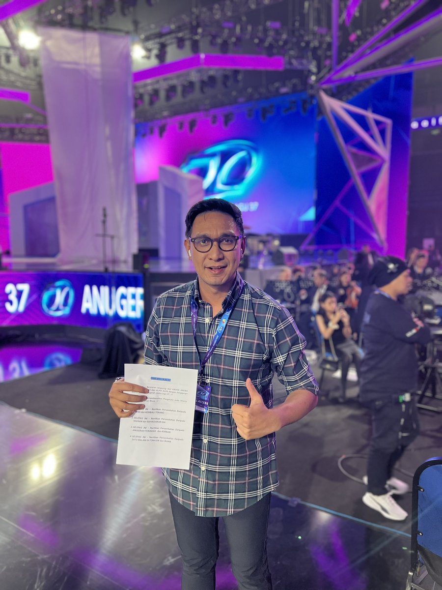 khairulnuar's tweet photo. Bismillah,permudahkan ππ» #livevoiceover #ajl37 @tv3malaysia https://t.co/4ZVebGuXEK