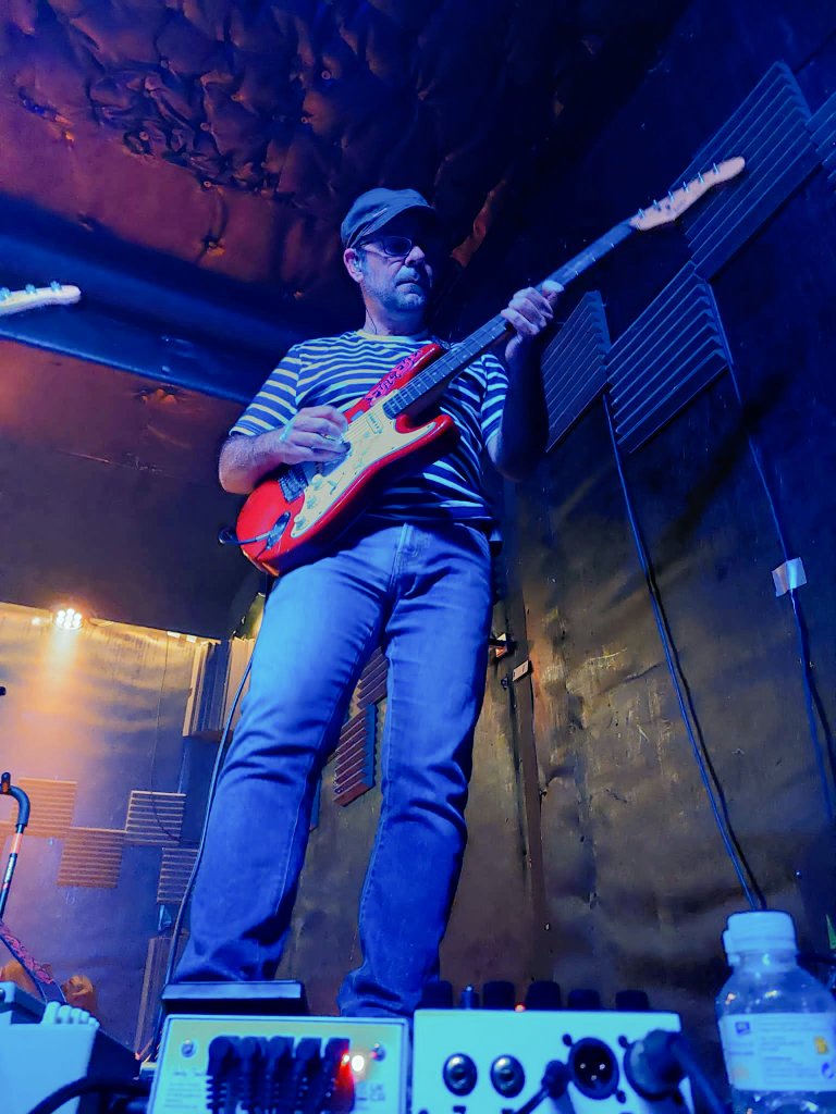 piolet_oficial's tweet photo. Gracias por lo de anoche❤️🤍💜. Más de 150 personas disfrutando, bailando y coreando nuestra Tulpa. 
No lo merecemos.
Sos quiere.

#Rock #Indie #Emergentes https://t.co/aiUWY3q5JH