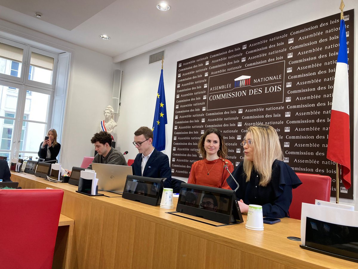 👨‍💼 Le <a href="/ParlementScPo/">Parlement des Étudiants - Sciences Po Paris</a> a organisé sa 2e simulation de l’année à l’AN

🔖 Au programme : examen d’un « Projet de nouvelle Constitution »

🗣 Après 4h de débats, aucun accord n’a été trouvé sur le texte, mais l’événement a été une grande réussite ! Un honneur de présider la séance 🙏