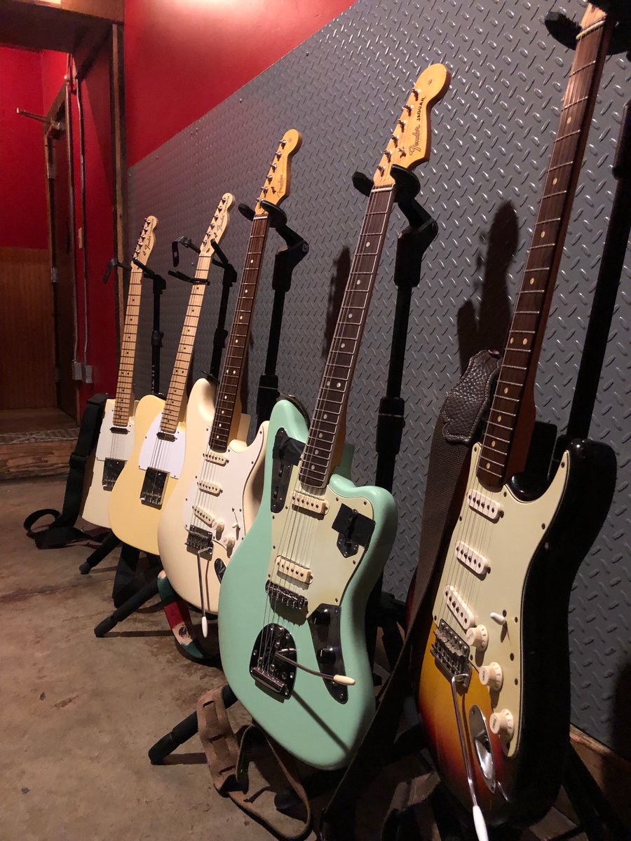 archers_of's tweet photo. Which guitar goes with what now? Check out last night’s set list for at least a little more info…
Thanks you so much, Portland, for being so awesome to us. Got one more show tonight in Seattle…
#archersofloaf #teamloaf #goloaf #ericbachmann #mergerecords #reasonindecline https://t.co/aRDJIMhmQG